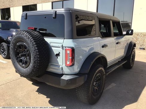 Used 2023 Ford Bronco Wildtrak image 4