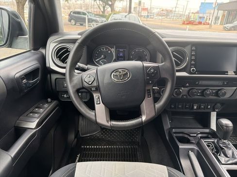 Used 2020 Toyota Tacoma TRD Off-Road w/ Technology Package image 24