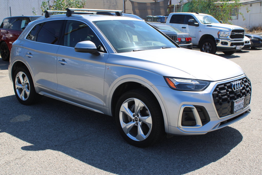 Used 2022 Audi Q5 2.0T Premium Plus w/ Premium Plus Package AWD/4WD image 3