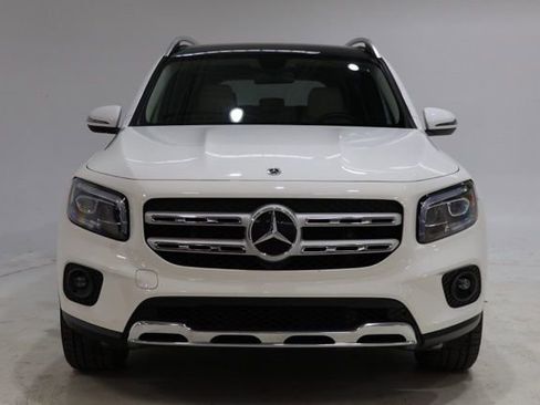 Used 2022 Mercedes-Benz GLB 250 4MATIC image 2