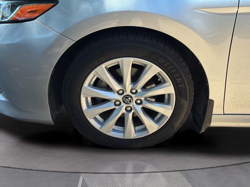 Used 2018 Toyota Camry LE w/ Convenience Package FWD image 41
