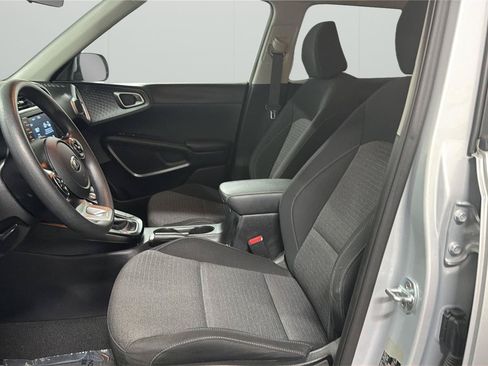 Used 2020 Kia Soul S FWD image 10