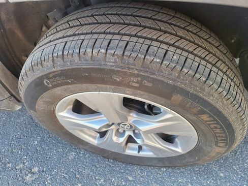 Used 2025 Toyota RAV4 XLE image 11