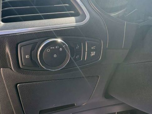 Used 2022 Ford Edge Titanium image 14