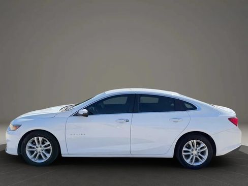 Used 2018 Chevrolet Malibu LT FWD image 4