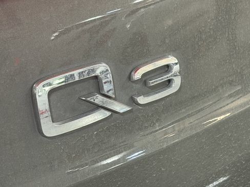 Used 2021 Audi Q3 2.0T Premium image 6