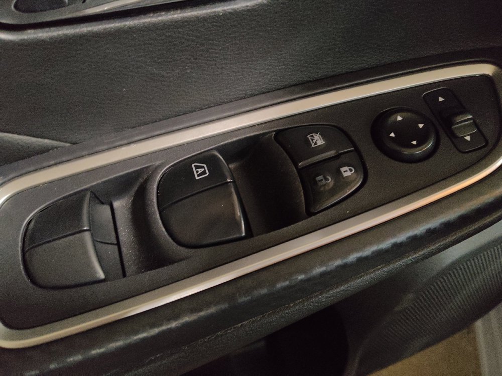Used 2024 Nissan Versa SR w/ Trunk Package FWD image 27