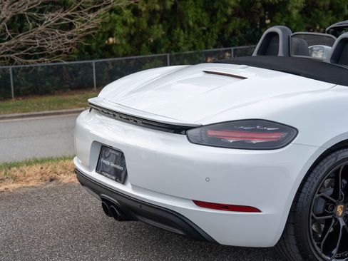 Certified 2024 Porsche 718 Boxster image 14