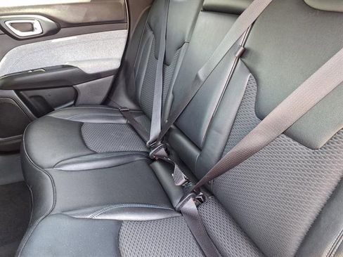 Used 2024 Jeep Compass Latitude AWD/4WD image 6