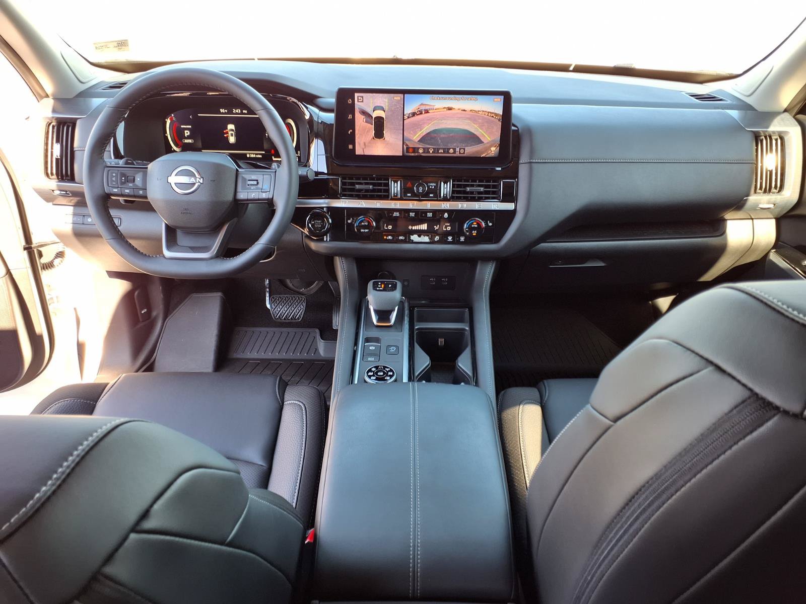 Used 2026 Nissan Pathfinder SL w/ SL Premium Package AWD/4WD image 17