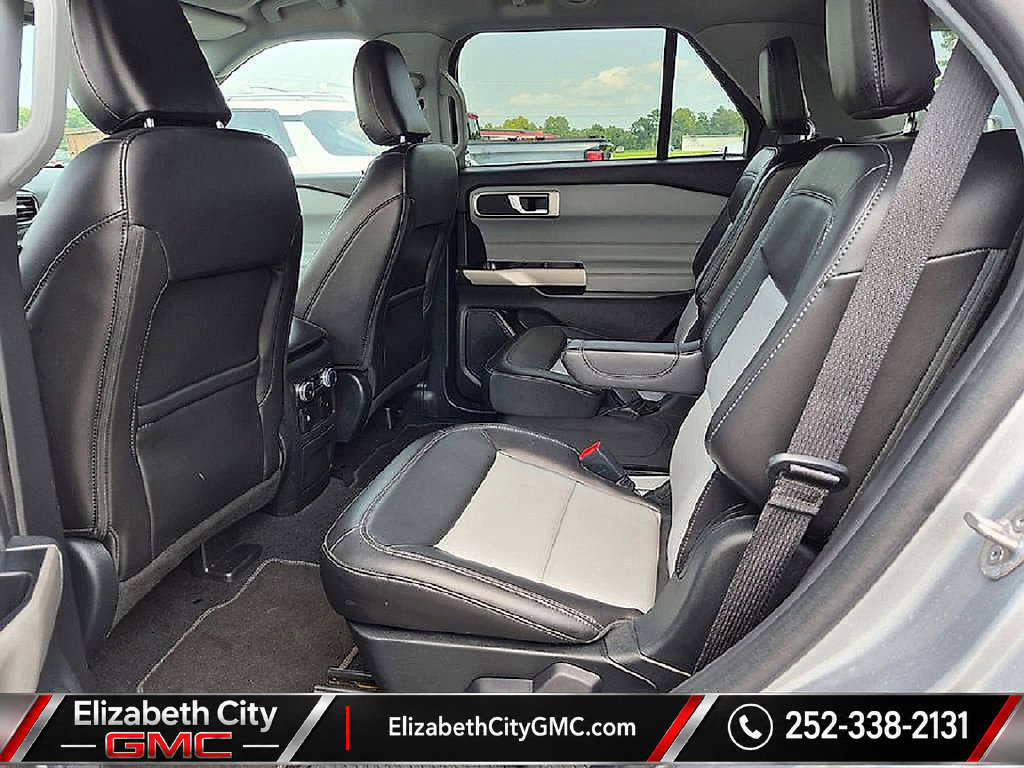 Used 2022 Ford Explorer XLT w/ Equipment Group 202A AWD/4WD image 21