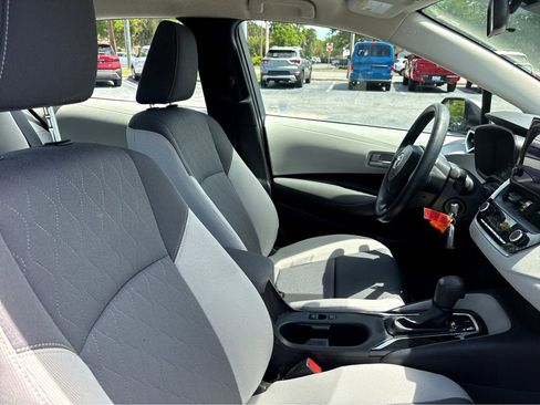 Used 2024 Toyota Corolla LE FWD image 9