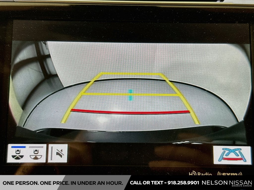 Used 2018 Toyota Camry SE w/ Audio Package FWD image 13