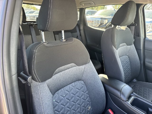 Used 2025 Nissan Kicks SV AWD/4WD image 25
