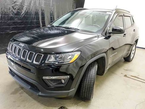 Used 2021 Jeep Compass Latitude w/ Sun and Sound Group AWD/4WD image 4
