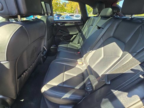 Used 2024 Porsche Macan image 41