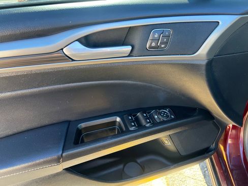 Used 2018 Ford Fusion Energi SE image 21