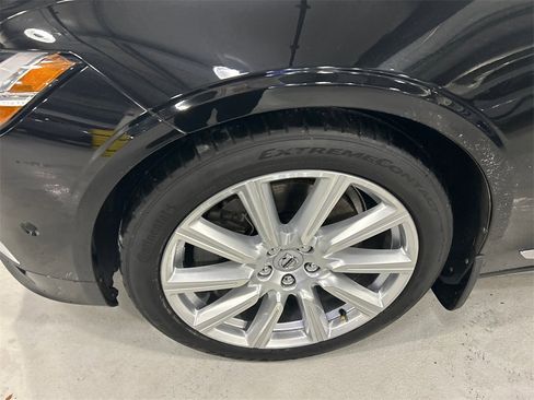 Used 2018 Volvo S90 T8 Inscription w/ Convenience Package image 8