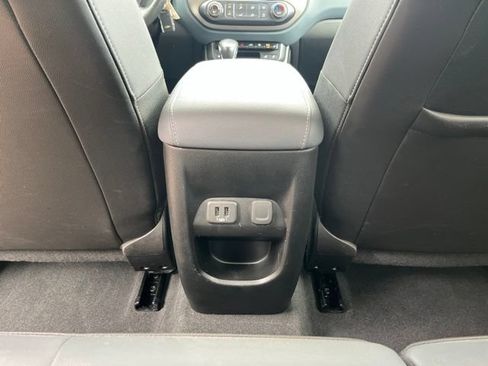 Used 2022 Chevrolet Colorado Z71 RWD image 18