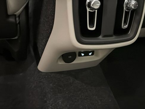 New 2026 Volvo XC40 B5 Ultra w/ Climate Package image 28