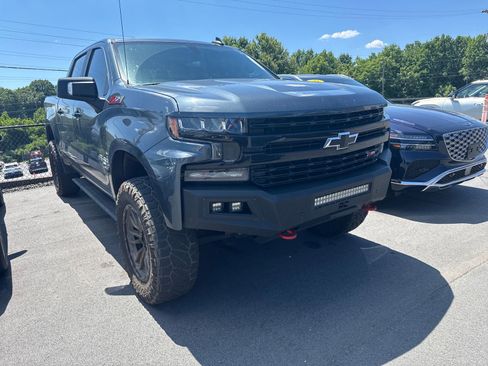 Used 2021 Chevrolet Silverado 1500 LT Trail Boss w/ Convenience Package II AWD/4WD image 3