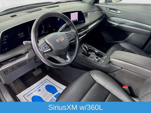 Used 2024 Cadillac XT4 Premium Luxury image 10