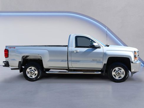 Used 2015 Chevrolet Silverado 2500 LT AWD/4WD image 9
