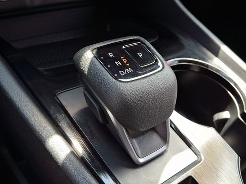 Used 2023 Nissan Rogue SV AWD/4WD image 16