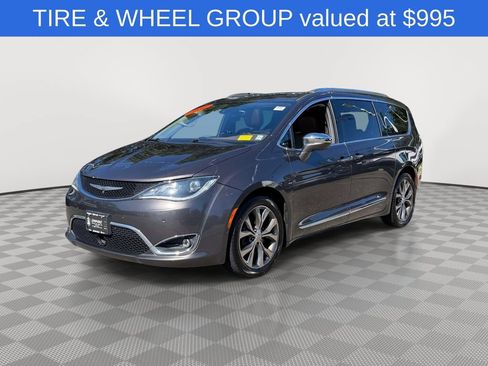 Used 2017 Chrysler Pacifica Limited FWD image 3