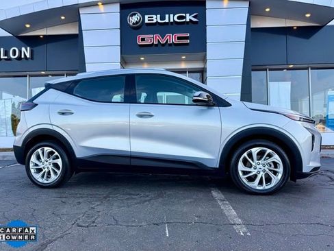 Used 2023 Chevrolet Bolt EUV LT image 4