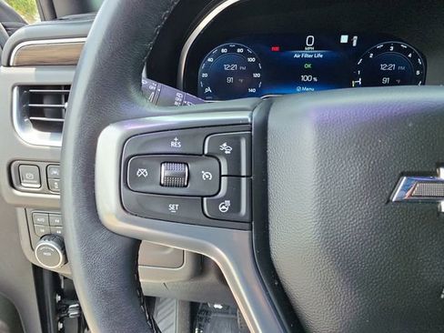 Used 2022 Chevrolet Tahoe Z71 w/ Luxury Package AWD/4WD image 20