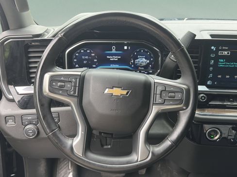 Used 2023 Chevrolet Silverado 1500 LT AWD/4WD image 10