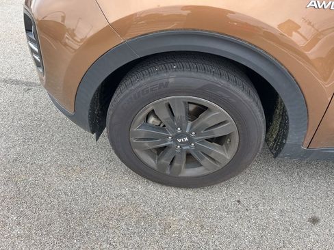 Used 2019 Kia Sportage LX AWD/4WD image 7