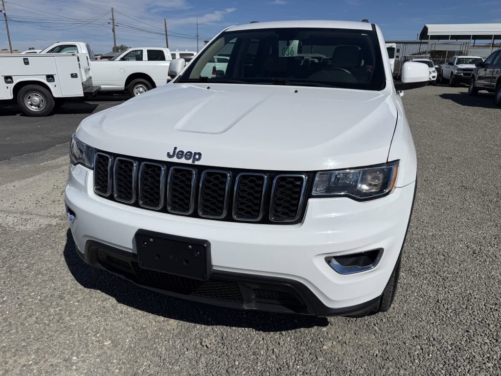 Used 2018 Jeep Grand Cherokee Laredo RWD image 3