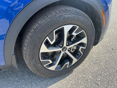 Used 2023 Kia Sportage EX image 9