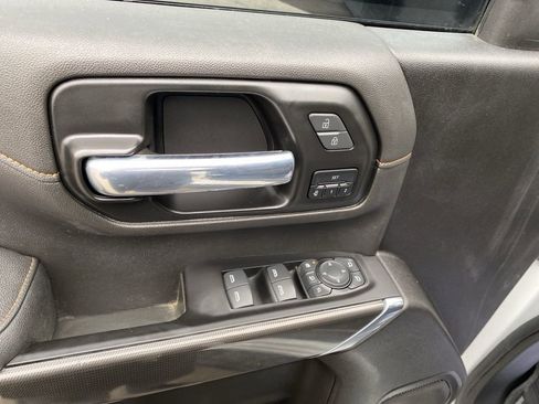 Used 2022 GMC Sierra 2500 AT4 image 17