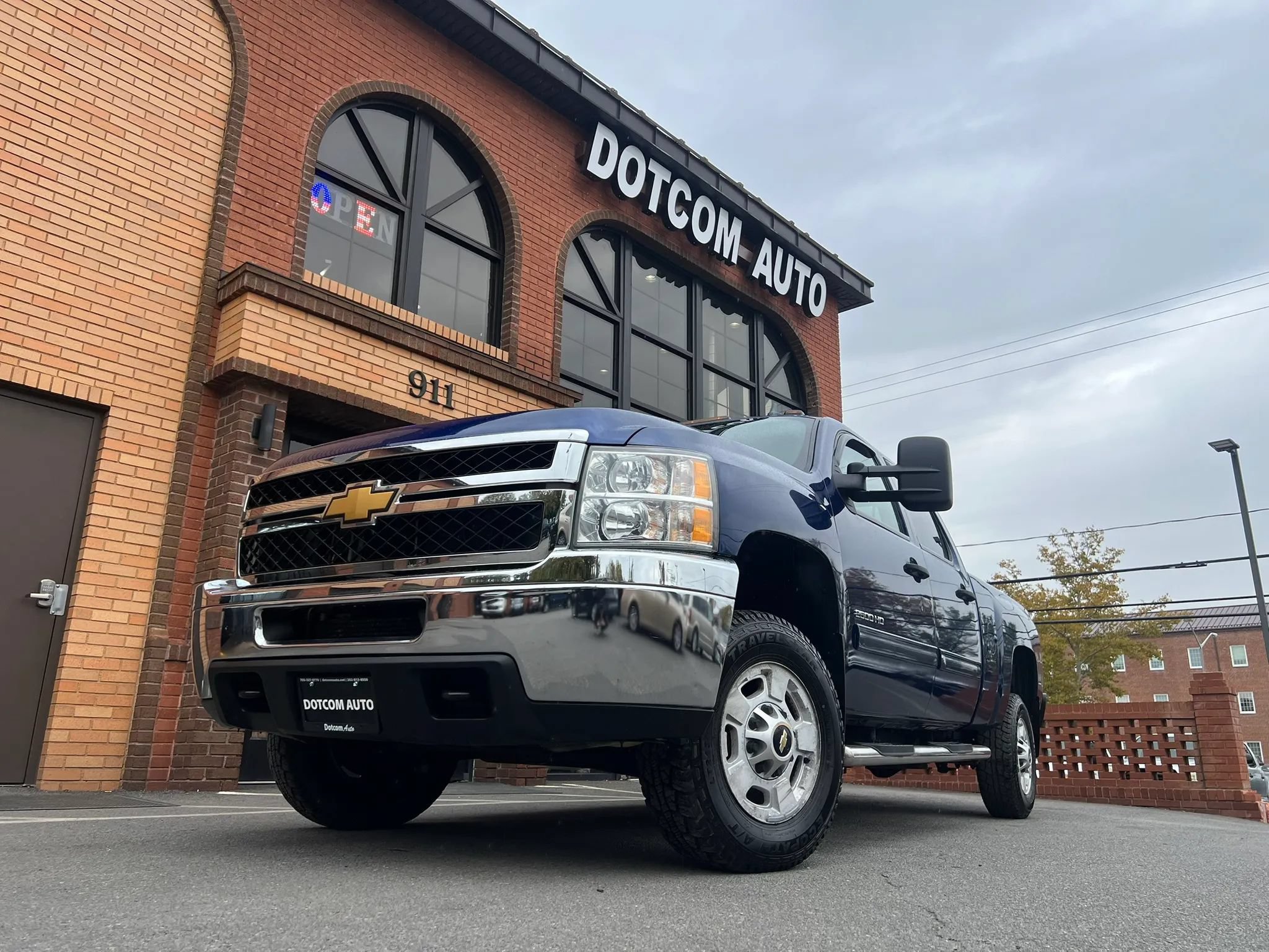 Used 2013 Chevrolet Silverado 2500 LT w/ Snow Plow Prep Package AWD/4WD image 3