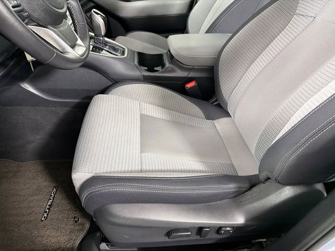 Used 2024 Subaru Outback Premium AWD/4WD image 12