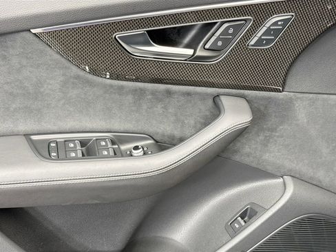 Used 2023 Audi SQ7 Prestige w/ Prestige Package image 23