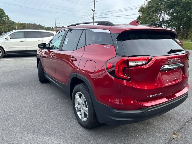 Used 2024 GMC Terrain SLE w/ Driver Convenience Package AWD/4WD image 3