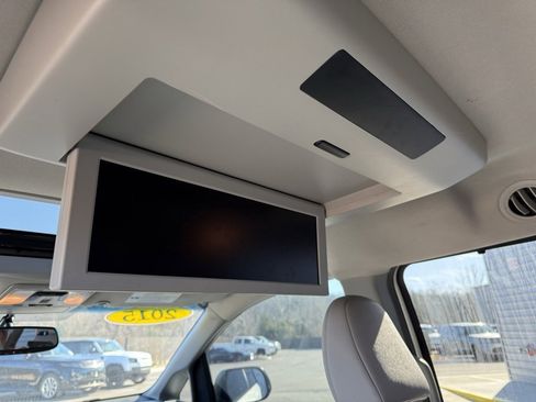 Used 2015 Toyota Sienna XLE image 8