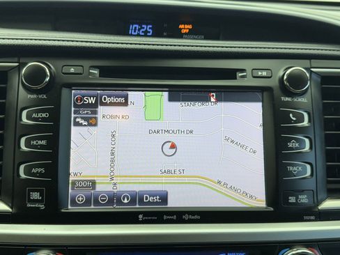 Used 2018 Toyota Highlander Limited image 27