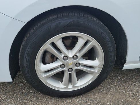 Used 2017 Chevrolet Cruze LT FWD image 33