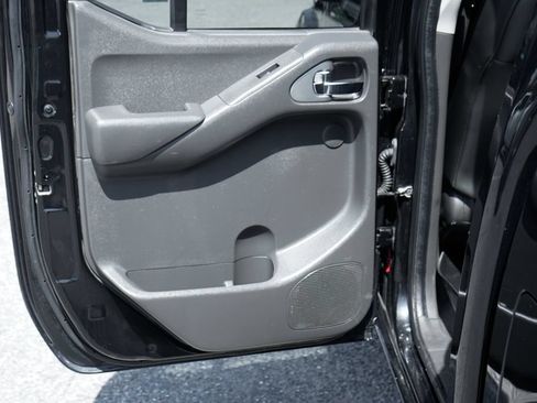 Used 2018 Nissan Frontier PRO-4X w/ Pro-4x Luxury Package AWD/4WD image 32