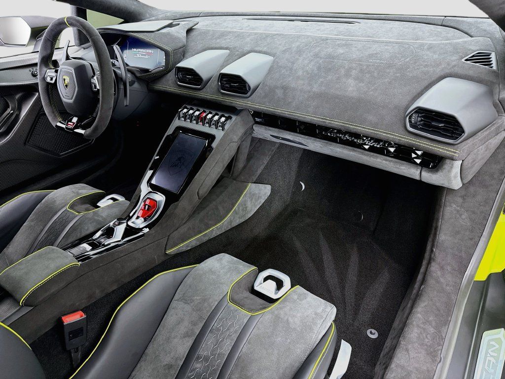 Used 2024 Lamborghini Huracan Sterrato AWD/4WD image 17