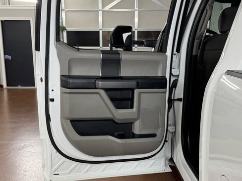 Used 2019 Ford F250 XLT w/ XLT Value Package image 31