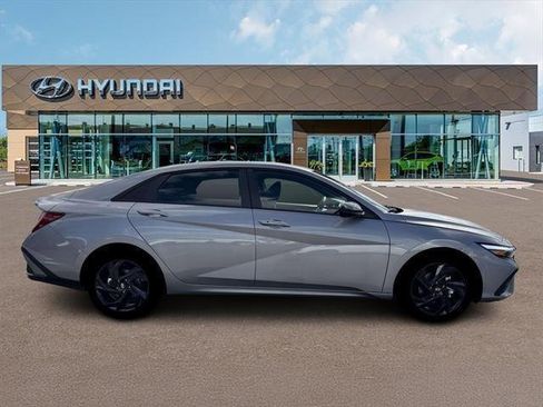 New 2026 Hyundai Elantra Sport image 9
