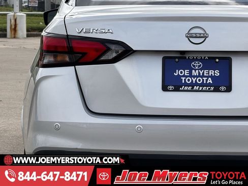 Used 2025 Nissan Versa SV image 10