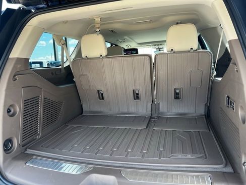 Used 2023 GMC Yukon XL Denali w/ Denali Reserve Package RWD image 11