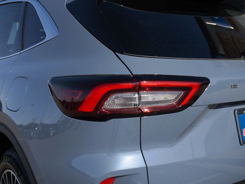 New 2026 Ford Escape SE image 18